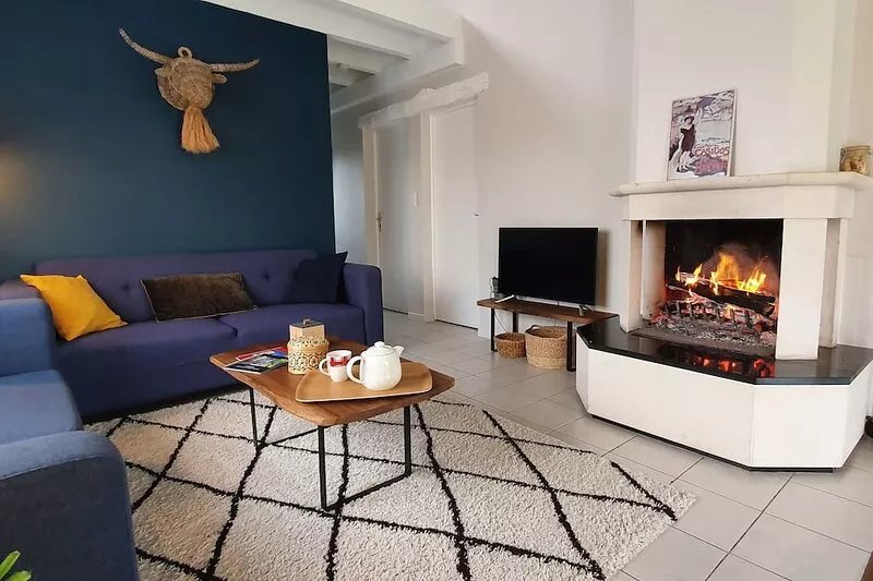 COUNTRY-BASQUE: House for 6 with 3 bathrooms and private services