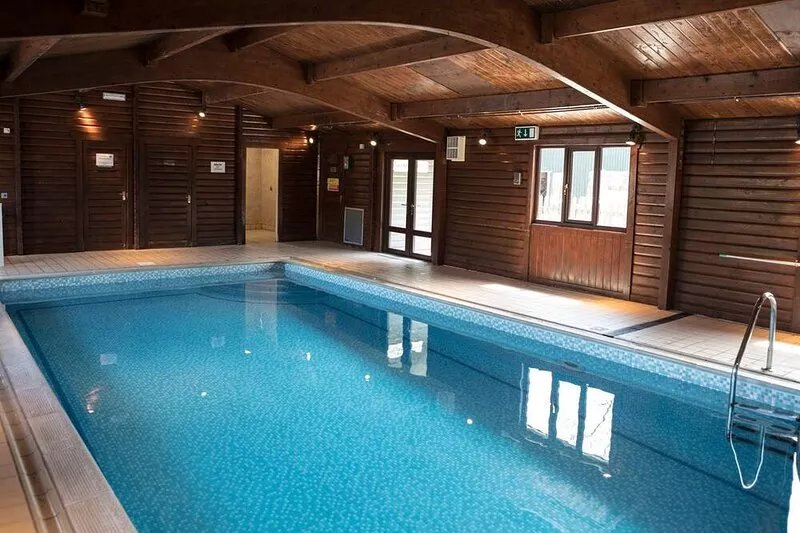 AUSTWICK, pet friendly, with pool in Long Preston