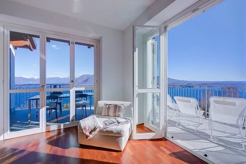 Penthouse The Magnifique View, Stresa, Italy