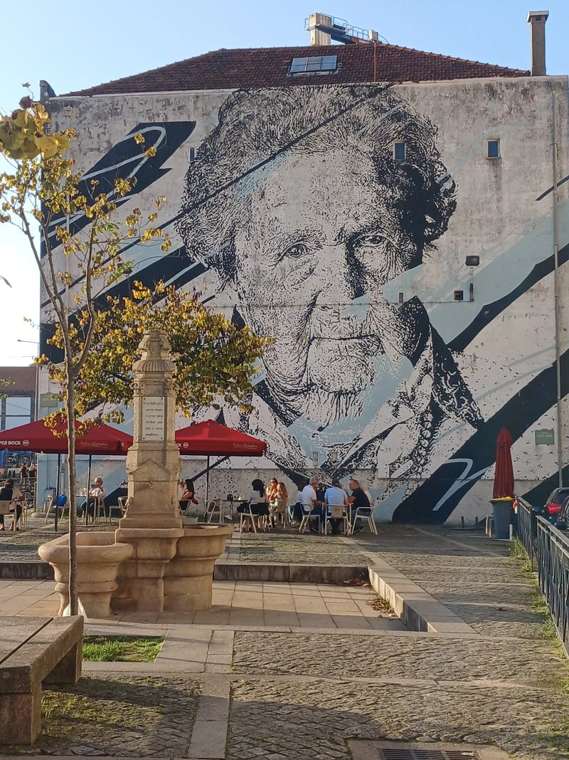 Mural Streetart "Mira", de Daniel Eime