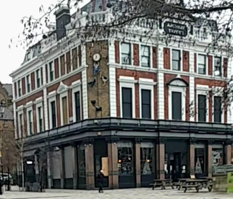 The Archway Tavern