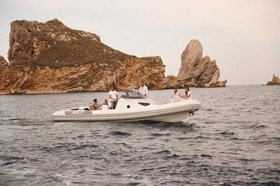 Bravola Boutique Charter