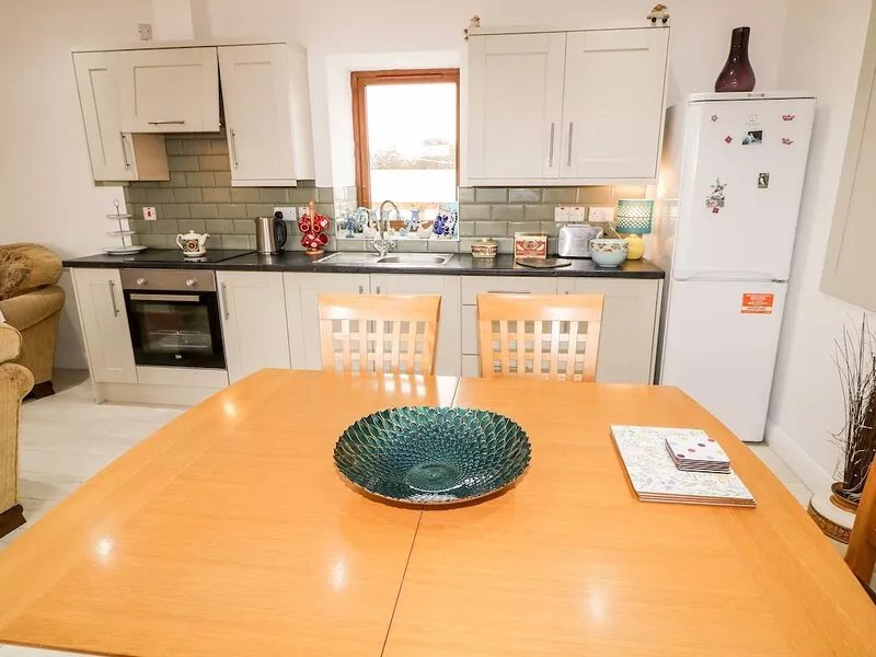 MAY'S COTTAGE, pet friendly in Bushmills, County Antrim