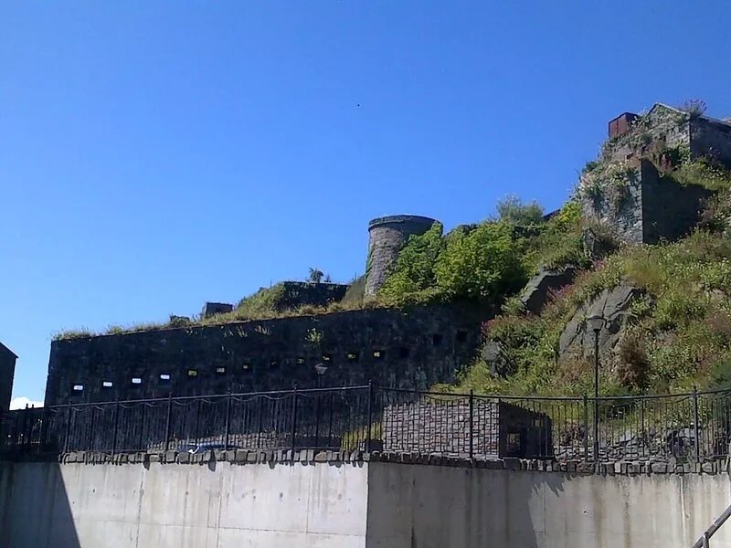 The Fort:Panoramic Views  Lough Foyle  Private Gated