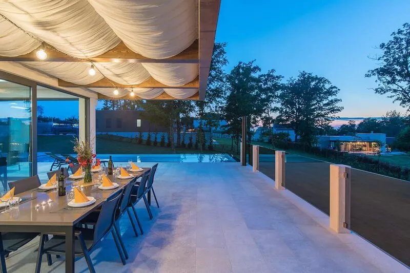 NEW!!! Villa Kristian- luxury villa with infinity swimmimg pool, private parking