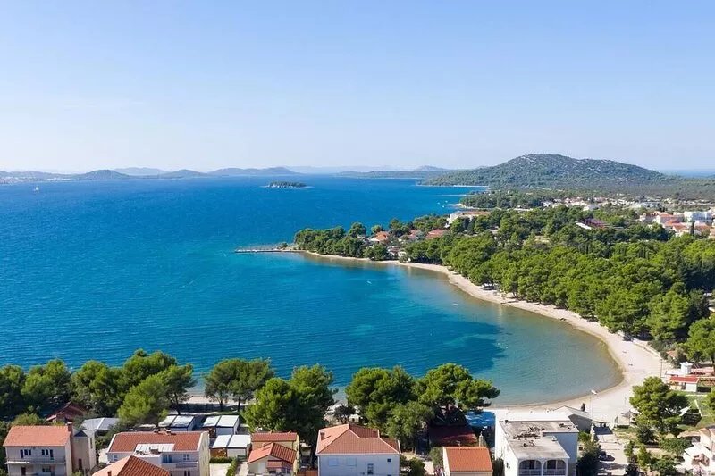 Two bedroom apartment with balcony Pirovac, Šibenik (A-15659-a)
