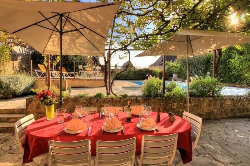 Luxury Retreat with Air-Con, Pool & High-Speed WiFi