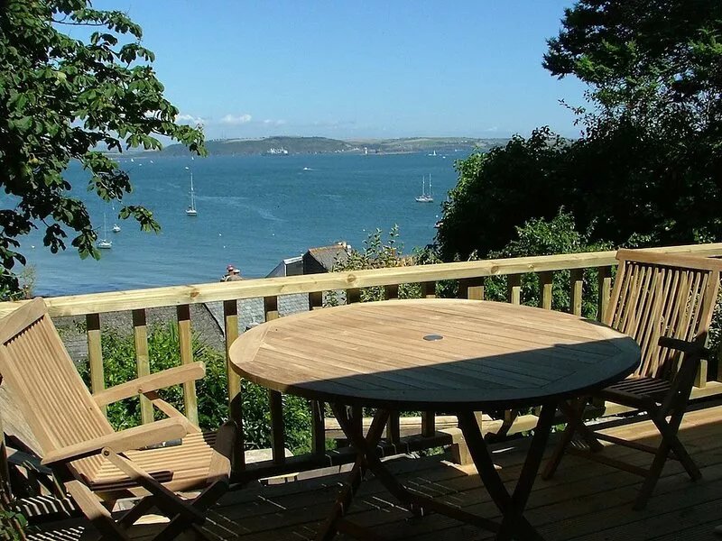 The Crow's Nest - A Cosy Village Cottage with Stunning Sea Views