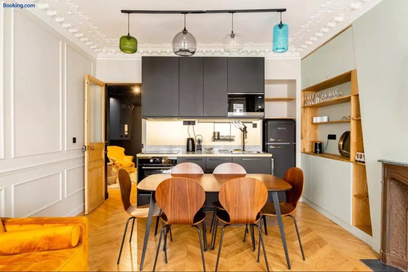 Stylish Apartment In The Heart Of Paris