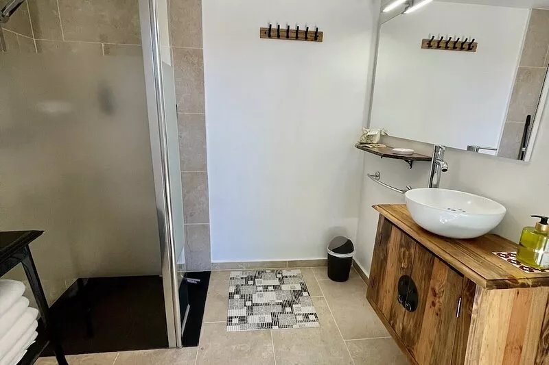 Hibou Lodge - Beautiful air-conditioned house with swimming pool in TOURRETTES