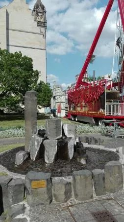 Brunnen vor der Kathedralpfarrei