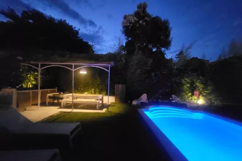 PRETTY AIR-CONDITIONED HOUSE WITH SEA VIEW, GARDEN, SWIMMING POOL, BETWEEN