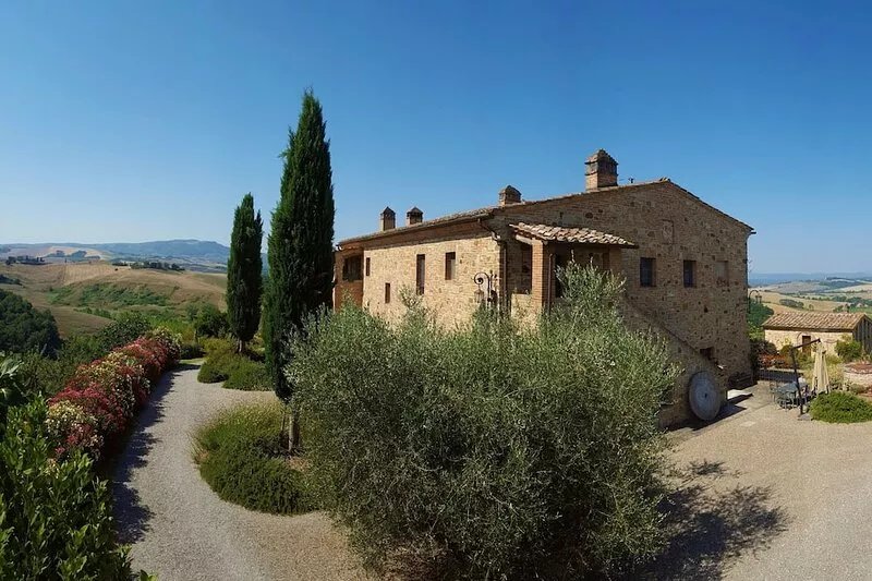 FARMH. PODERE CUNINA 25 KM SUD SIENA DI FRONTE AL MONTALCINO PRENDENDO CUCINE