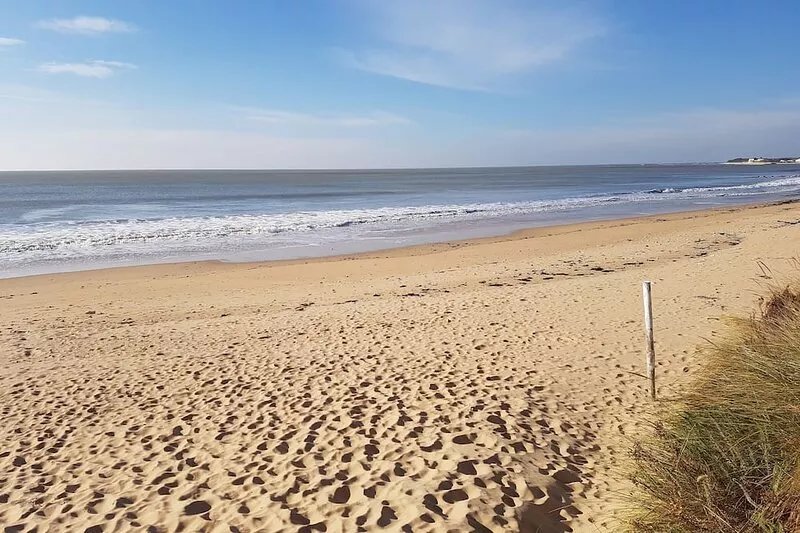 Maison Jardin Privatif, Très Calme, Bien Située : 5mn des Commerces, 2kms Plages