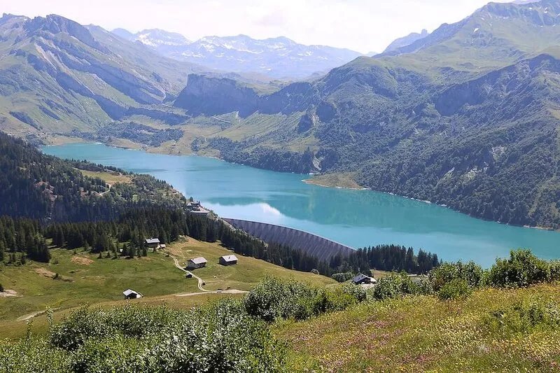 Pretty, spacious studio, calm, sunny, to 50km Chamonix and Annecy, 8km Megève