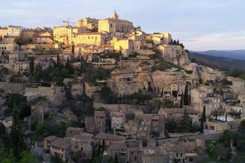 NEW in Gordes, contemporary villa with breathtaking views of the Luberon