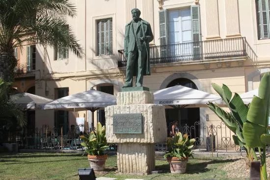 Monumento a Santiago Rusinol