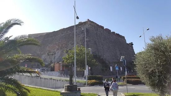 Monumento a Ricorda ai Caduti sul Lavoro