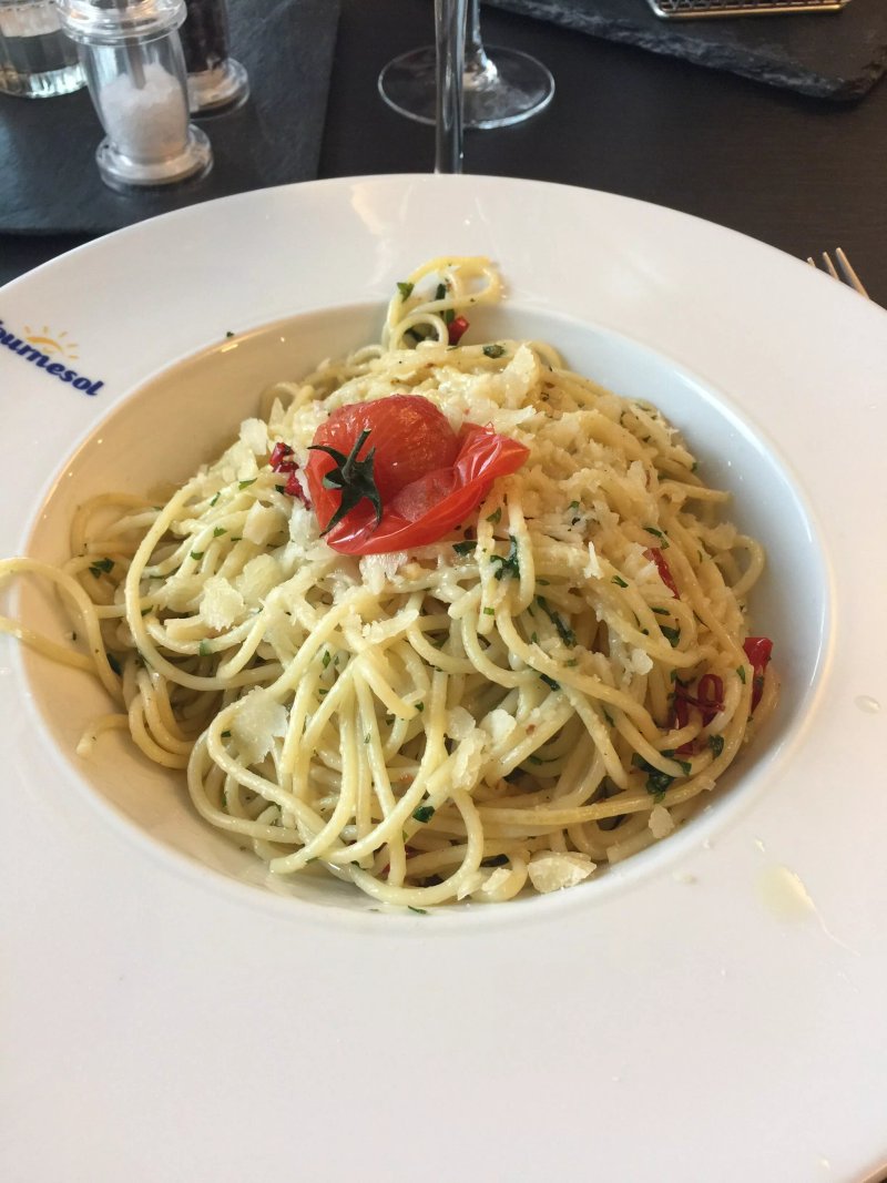 Q's Restaurant & Lounge