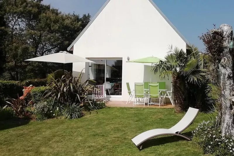 Private house close to the city center and Portzic beach