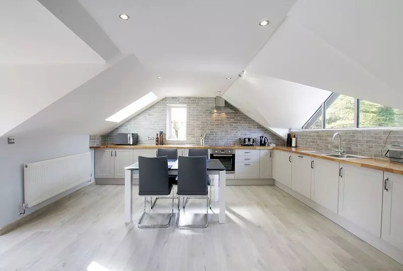 Luxury Contemporary Cottage on Historic Country Estate with free WiFi