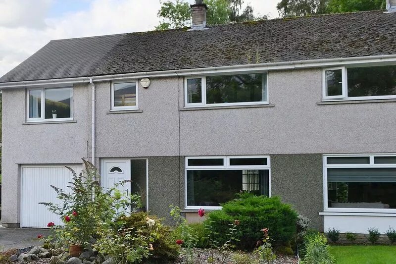 Set on the edge of Keswick, this semi-detached property is a wonderful base for