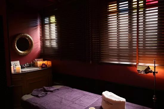 Spa by Villa Lamartine - Eaton's Neck Corner