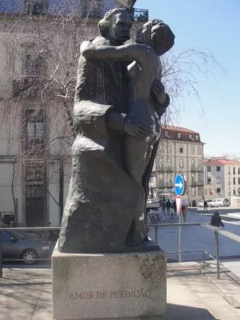 Estatua de Camilo Castelo Branco