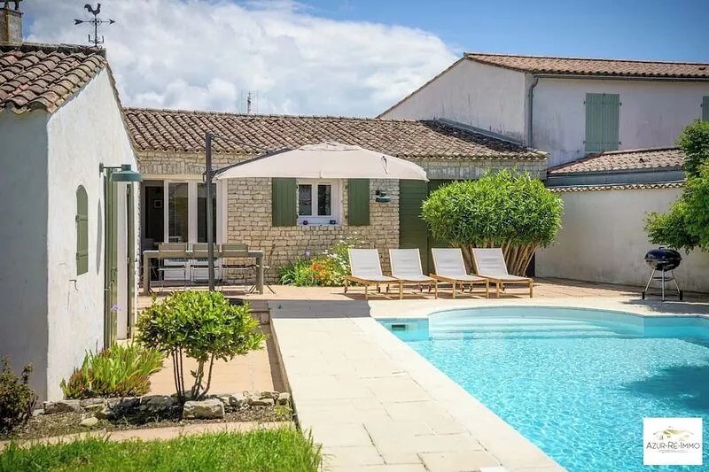 Charming villa with swimming pool