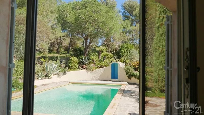 Villa on the peninsula of Giens with pool and quiet Mediterranean garden