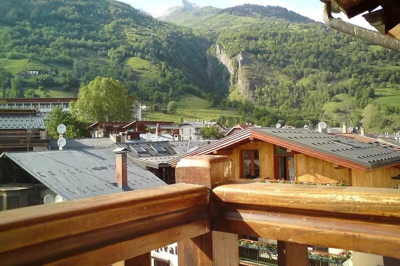 SPACIOUS DUPLEX IN THE HEART OF BOURG SAINT MAURICE LES ARCS PARADISKI