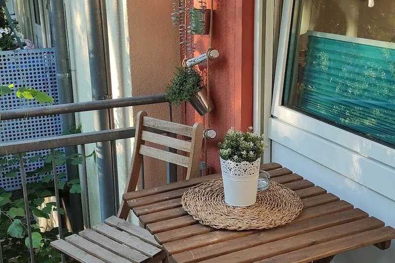 quality equipped apartment, centrally located in Fürth with balcony