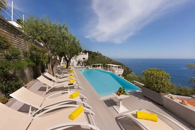 Large & charming villa with sea views and private pool near Sorrento & Positano