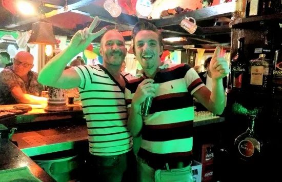 Cafe, Bar De Hut
