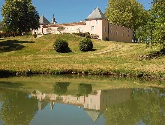 Chateau Les Dames de La Renardiere