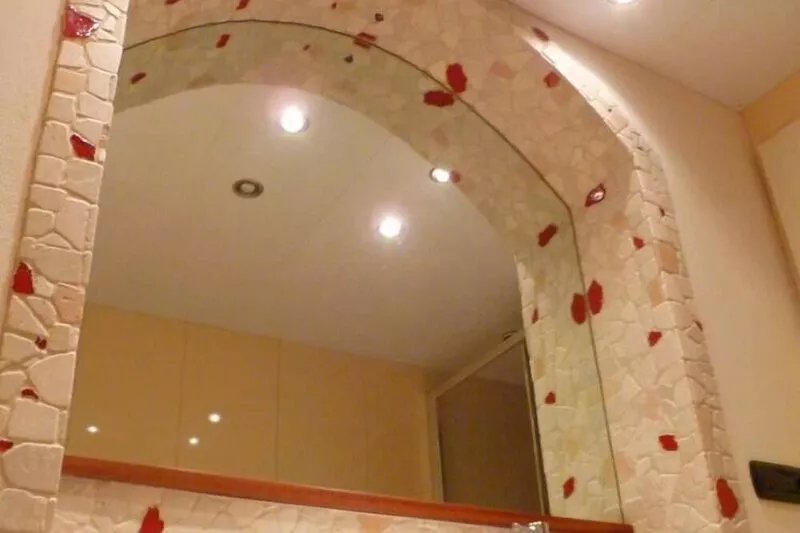 a real jewel situated in front of the beach , new and luxury