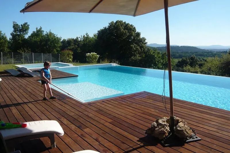 Exceptional view over Lourmarin, the Luberon and the Alpilles mountains