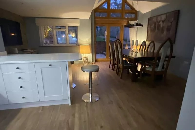Cosy Stylish Cottage in The Surrey Hills, sleeps 6 (can+2 annex)