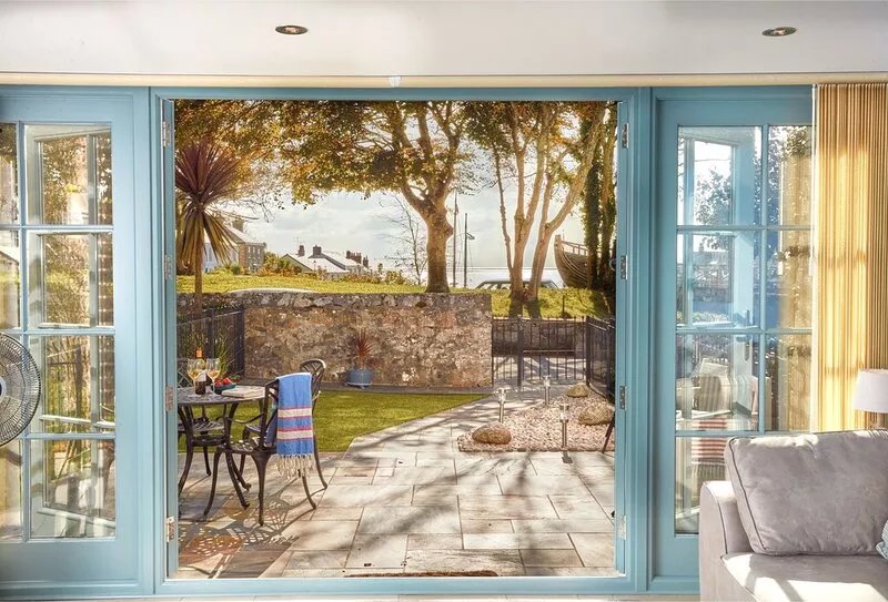 The Old Smoke House is an attractive and well designed two bedroomed property