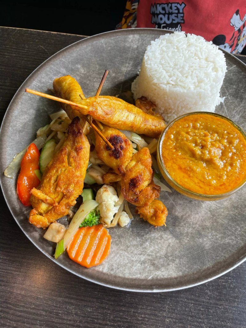 Myntans Wok & Grill & Sushi