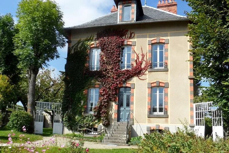 Family house in the heart of the Cantal