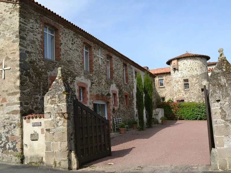 La marche, maison XVII au bord de l'eau / 11 pers / proche Puy du Fou