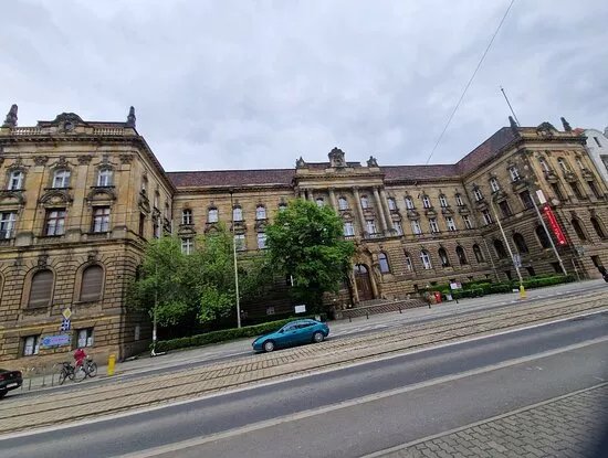 Marszalka Jozefa Pilsudskiego Building