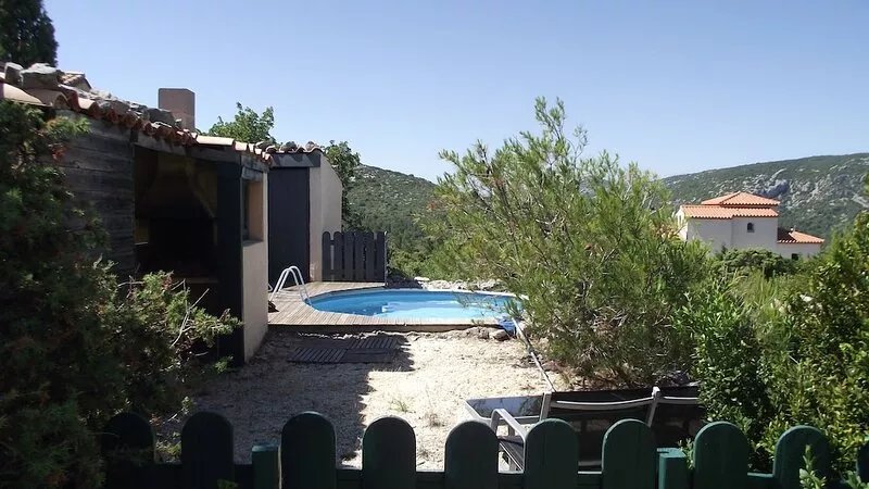 Independent Garden Apartment, Pool