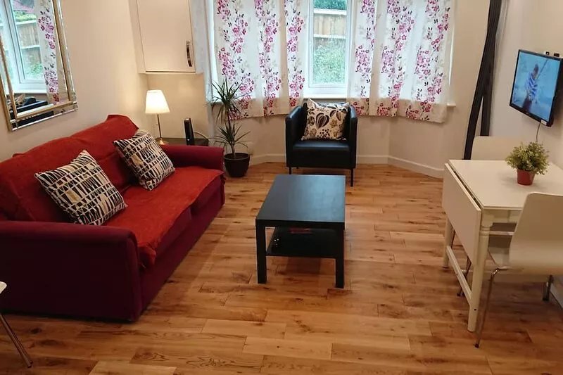 Beautiful 2 Bedroom Apartment In Coulsdon