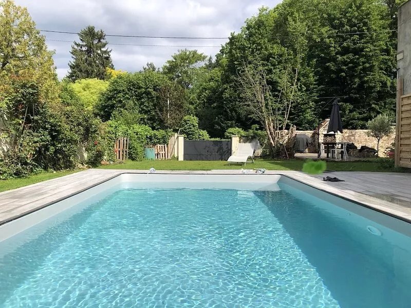 Stone house with lots of charm ideal for family.