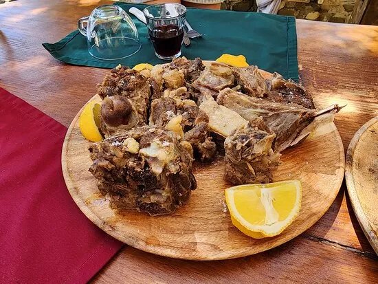 Truffle Hunter Rouvas Crete