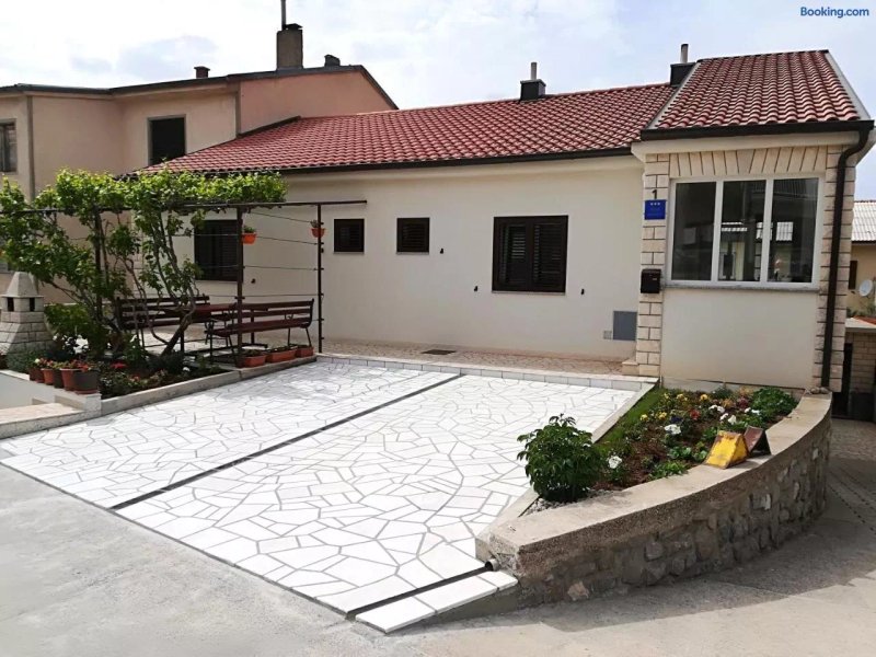Apartment and Rooms Markovic
