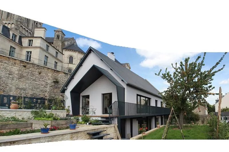 In the heart of Caen, contemporary house, with views of the abbey and terraced