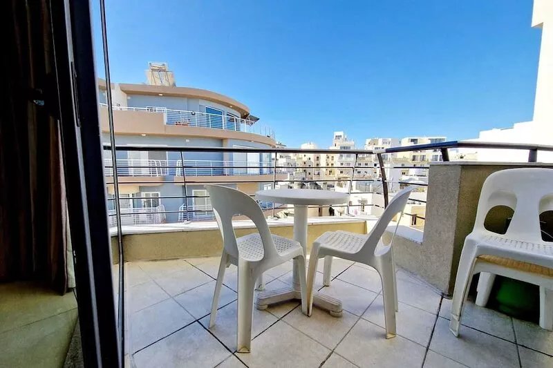 Modern Apartment 30 Mtrs to Seafront Air-Con + Free Wifi